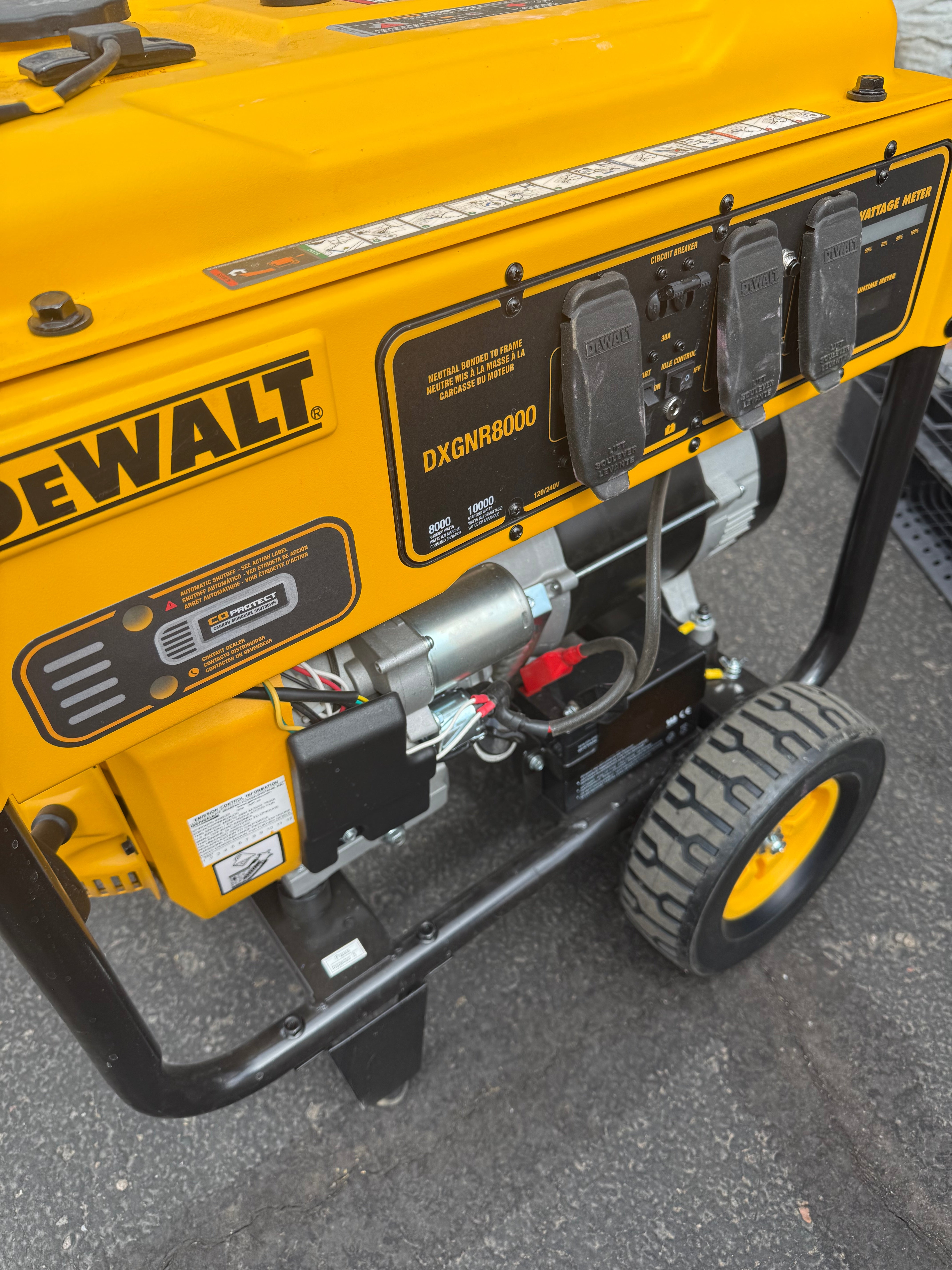 DeWalt 8,000W Portable Generator