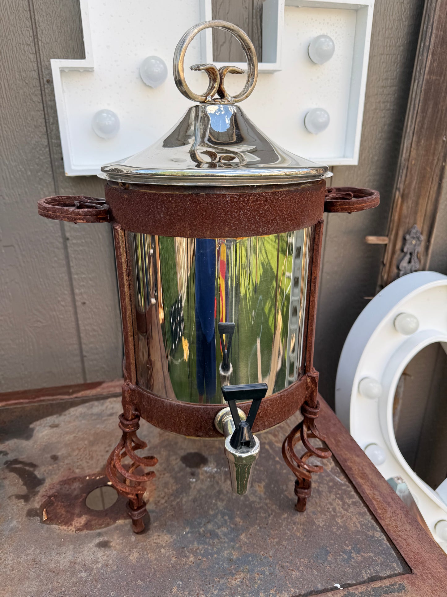 Vintage-style beverage dispensers
