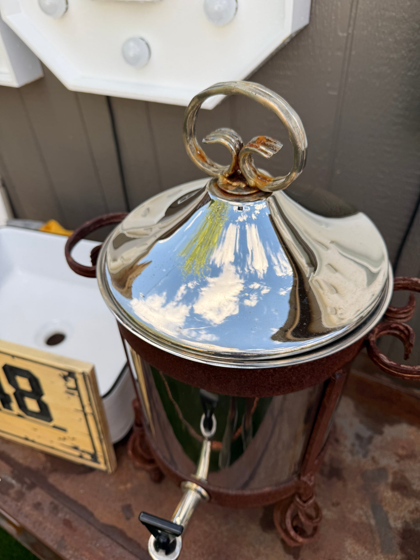 Vintage-style beverage dispensers