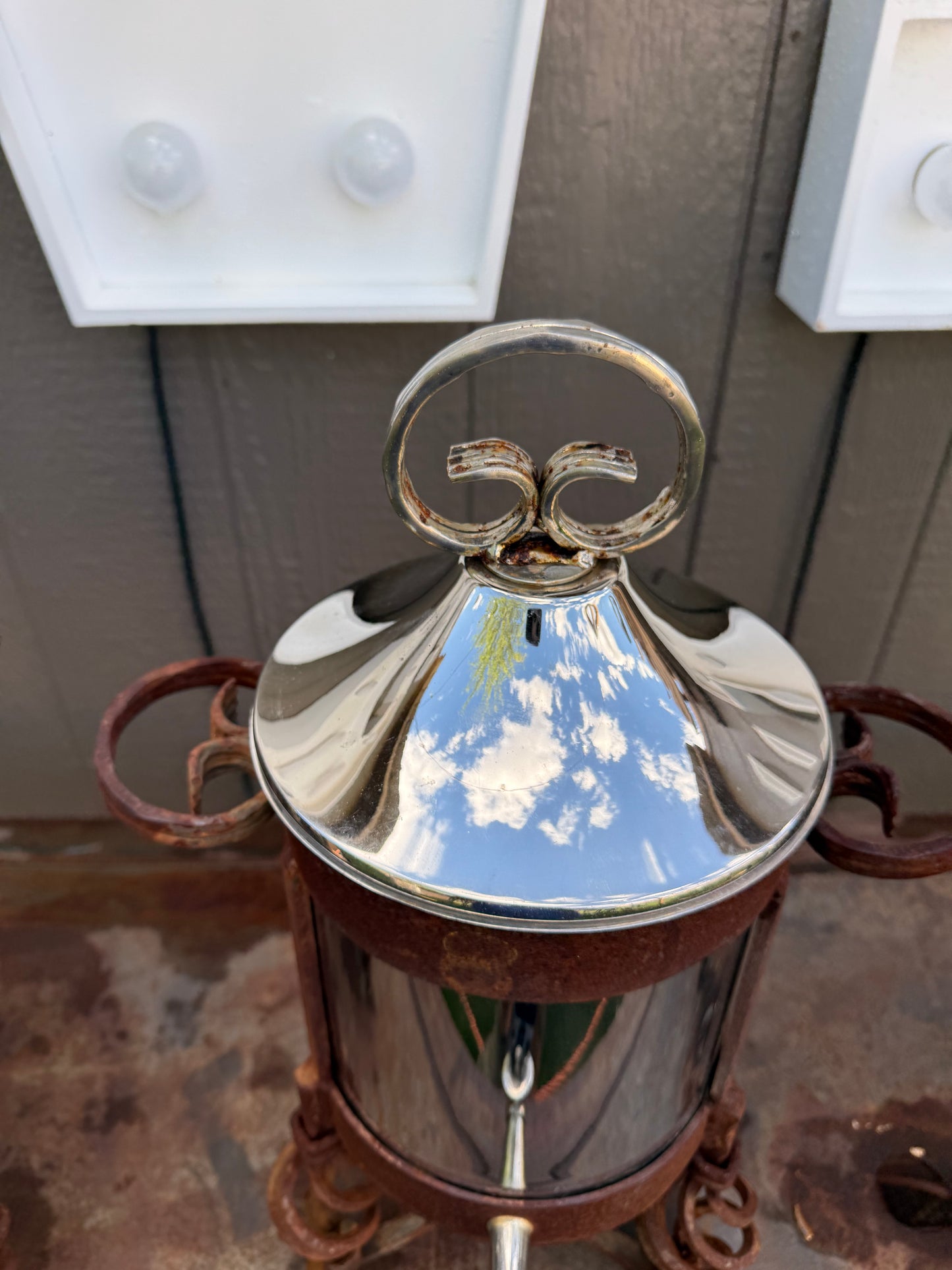 Vintage-style beverage dispensers